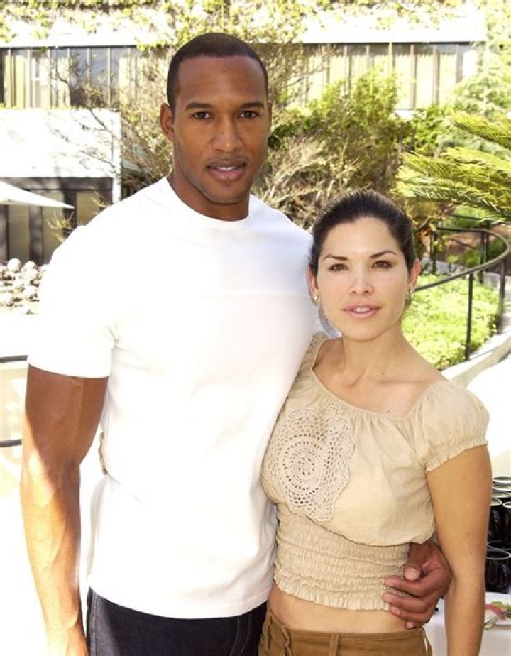 Discover His Girlfriend, Age, And Height